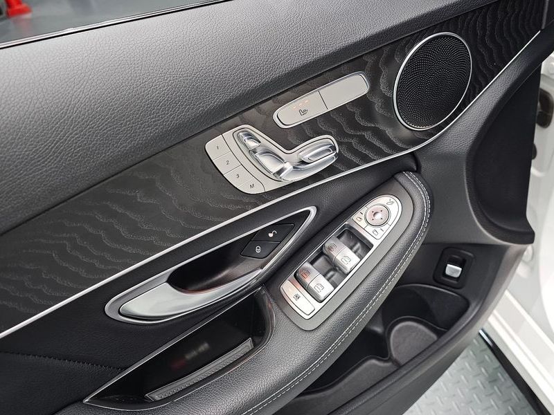 2017 Mercedes-Benz C-Class C250 d 4MATIC photo 29