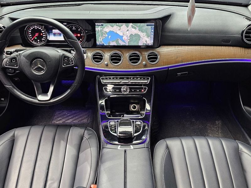 2017 Mercedes-Benz E-Class E220d Exclusive photo 7
