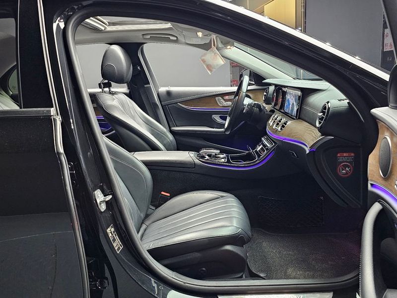 2017 Mercedes-Benz E-Class E220d Exclusive photo 11