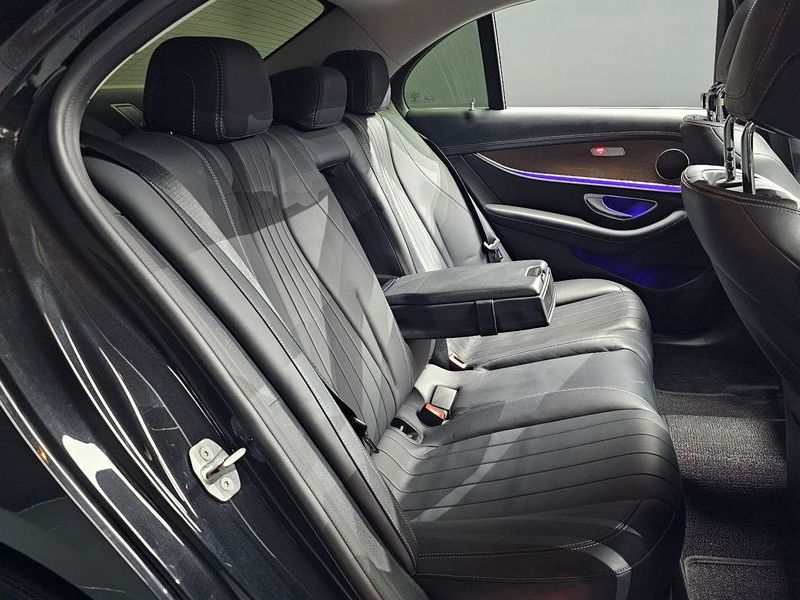 2017 Mercedes-Benz E-Class E220d Exclusive photo 12