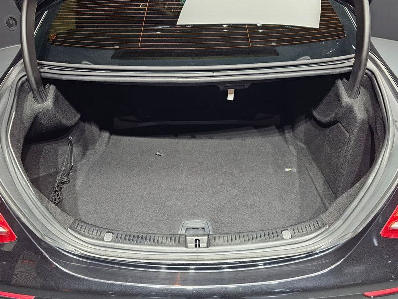 2017 Mercedes-Benz E-Class E220d Exclusive photo 20