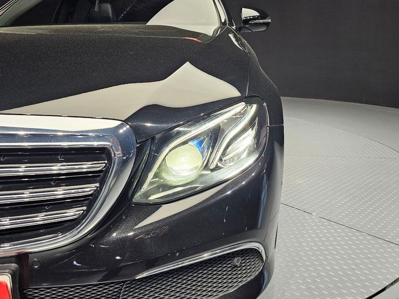 2017 Mercedes-Benz E-Class E220d Exclusive photo 22