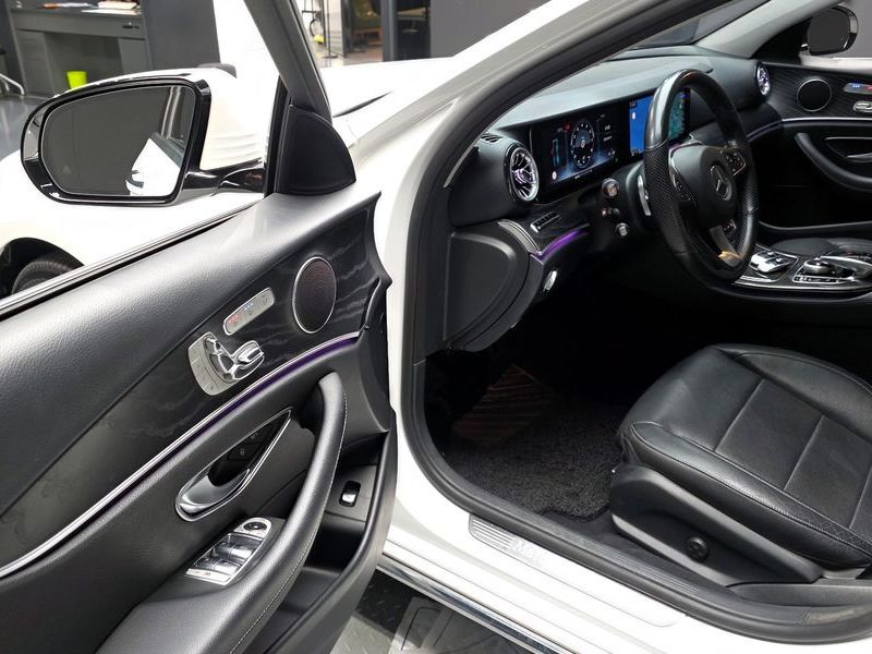 2017 Mercedes-Benz E-Class E300 4MATIC Avnatgarde photo 10