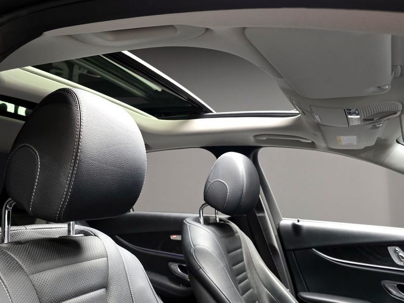 2017 Mercedes-Benz E-Class E300 4MATIC Avnatgarde photo 20