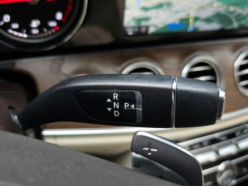 2017 Mercedes-Benz E-Class E220d Exclusive photo 9