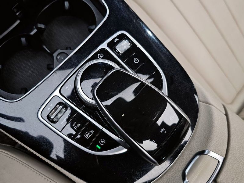 2017 Mercedes-Benz E-Class E220d Exclusive photo 18