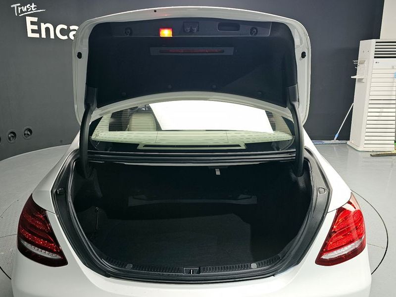 2017 Mercedes-Benz E-Class E220d Exclusive photo 20
