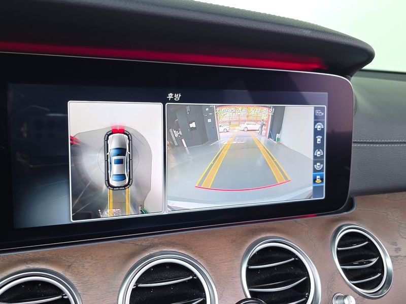 2017 Mercedes-Benz E-Class E300 4MATIC Exclusive photo 15