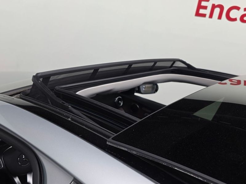2017 Mercedes-Benz E-Class E300 4MATIC Exclusive photo 19