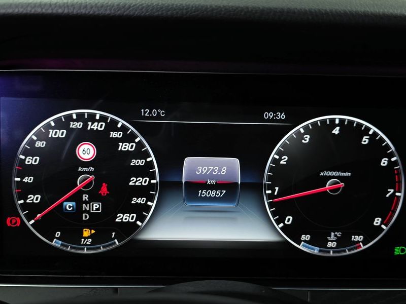 2017 Mercedes-Benz E-Class E300 Avantgarde photo 8