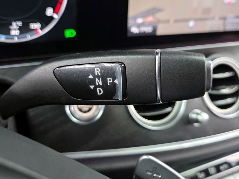 2017 Mercedes-Benz E-Class E300 Avantgarde photo 9