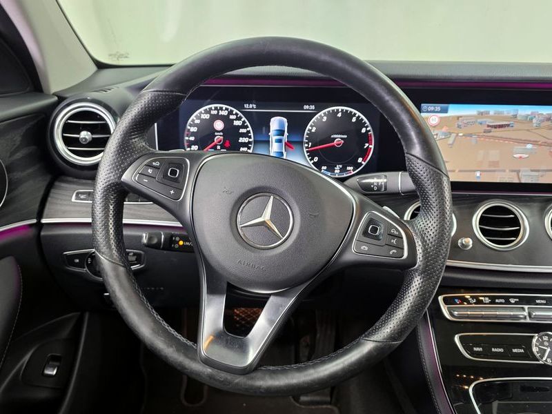 2017 Mercedes-Benz E-Class E300 Avantgarde photo 13