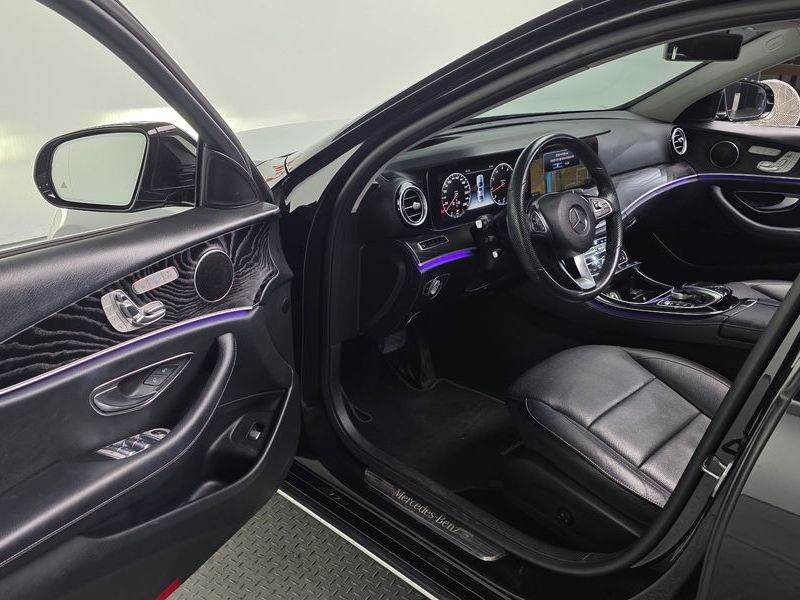 2017 Mercedes-Benz E-Class E300 4MATIC Avnatgarde photo 10