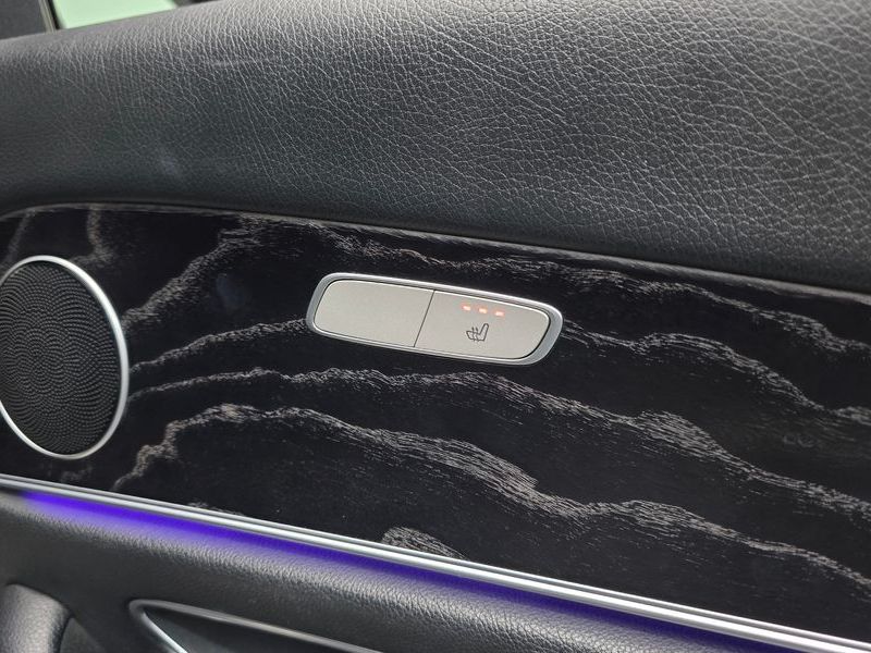2017 Mercedes-Benz E-Class E300 4MATIC Avnatgarde photo 16