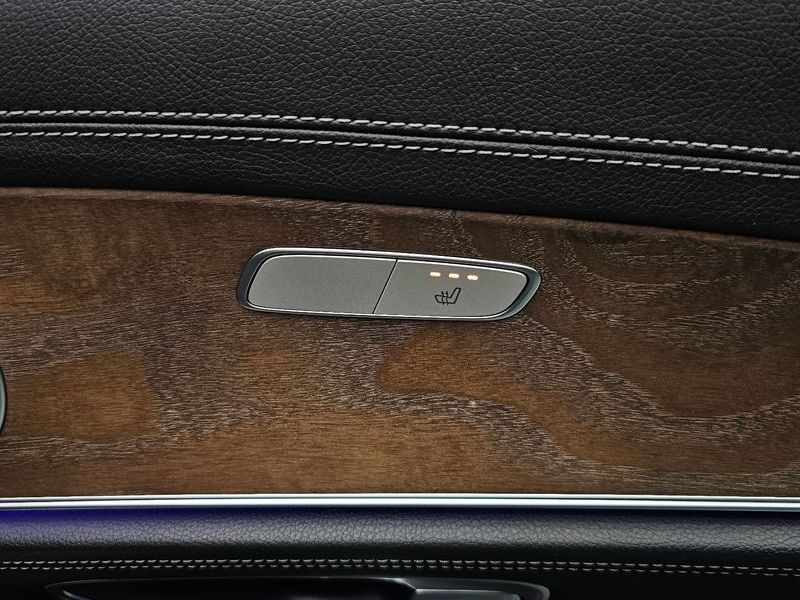 2017 Mercedes-Benz E-Class E220d 4MATIC Exclusive photo 19