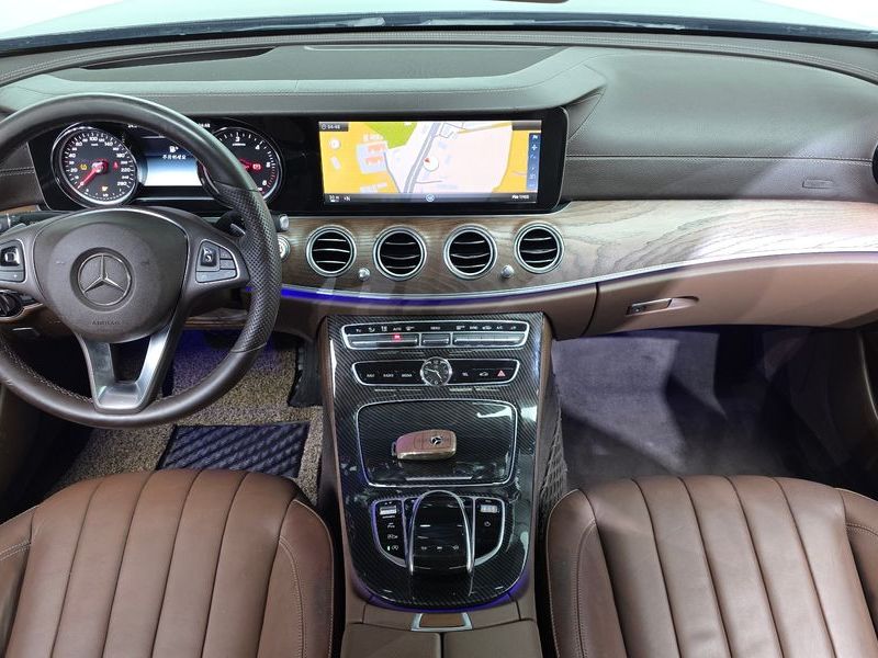 2017 Mercedes-Benz E-Class E220d Exclusive photo 7