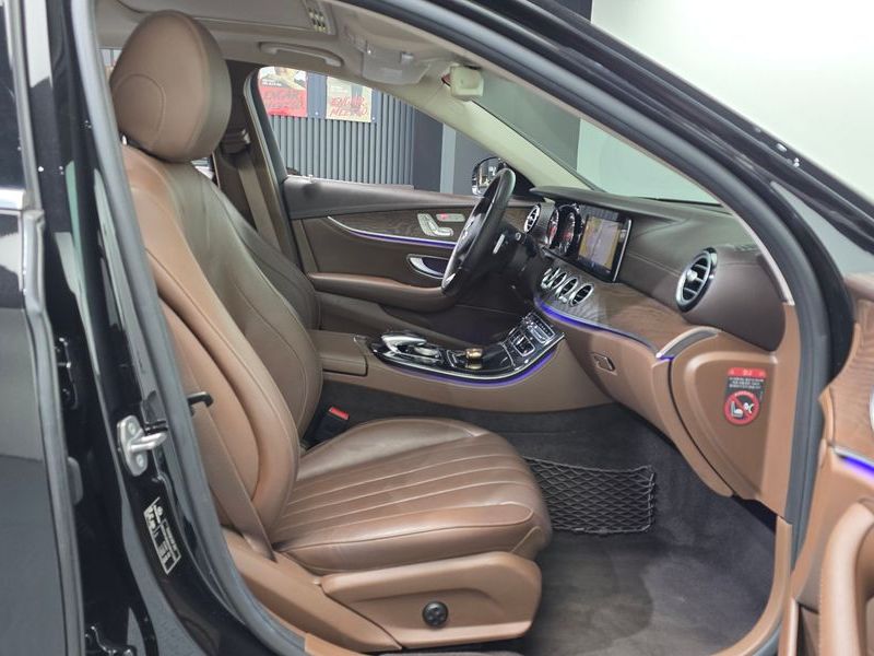 2017 Mercedes-Benz E-Class E220d Exclusive photo 11