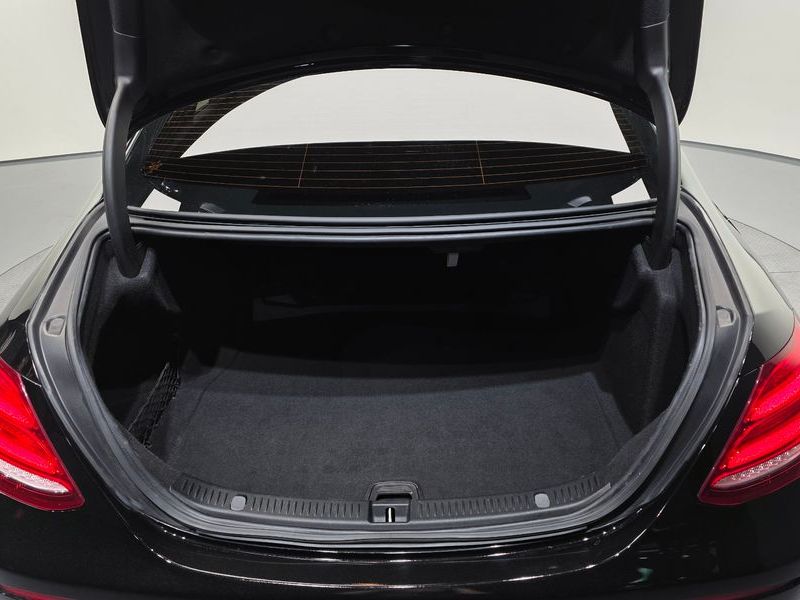 2017 Mercedes-Benz E-Class E220d Exclusive photo 20