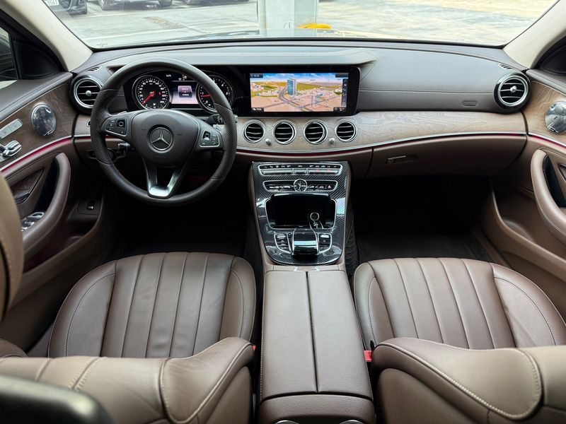 2017 Mercedes-Benz E-Class E220d Exclusive photo 7