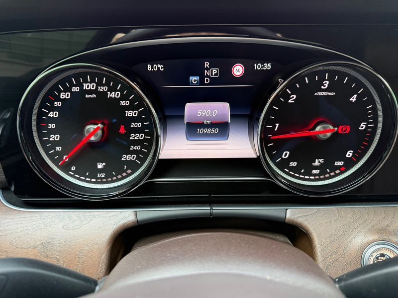 2017 Mercedes-Benz E-Class E220d Exclusive photo 8