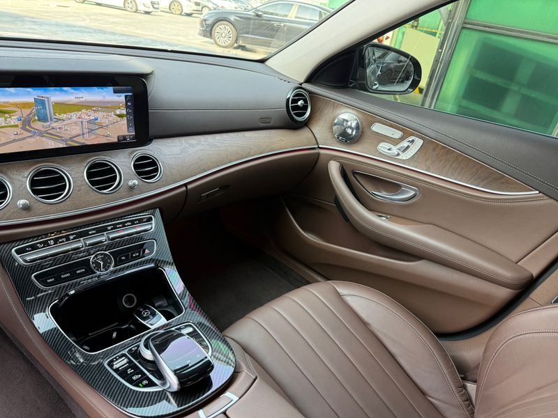 2017 Mercedes-Benz E-Class E220d Exclusive photo 13