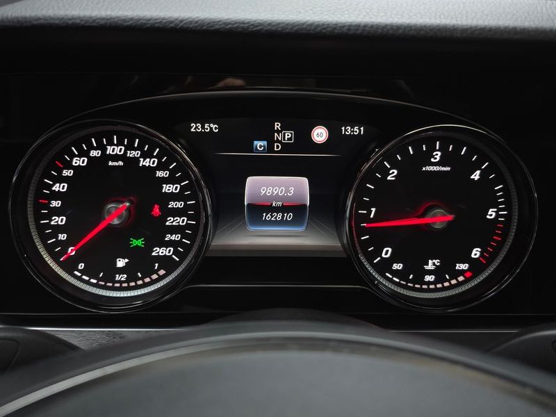 2017 Mercedes-Benz E-Class E220d 4MATIC Avantgarde photo 8