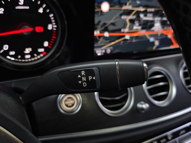 2017 Mercedes-Benz E-Class E220d 4MATIC Avantgarde photo 9