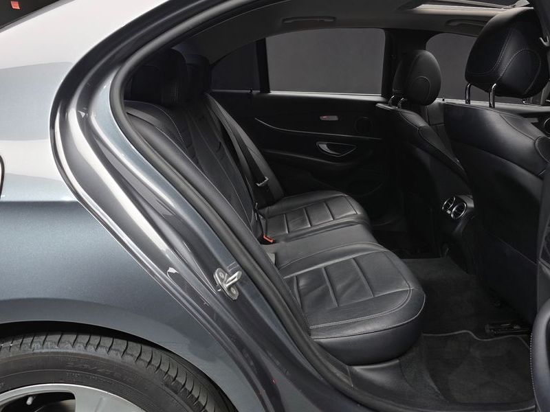 2017 Mercedes-Benz E-Class E220d 4MATIC Avantgarde photo 11
