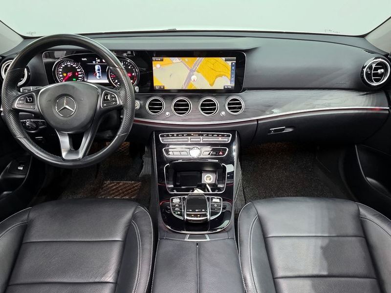 2017 Mercedes-Benz E-Class E220d Avantgarde photo 7