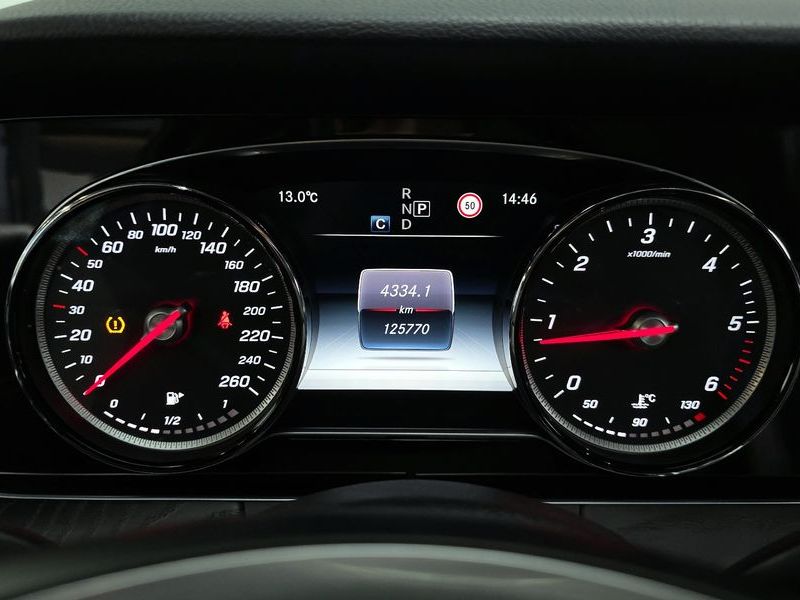 2017 Mercedes-Benz E-Class E220d Avantgarde photo 8