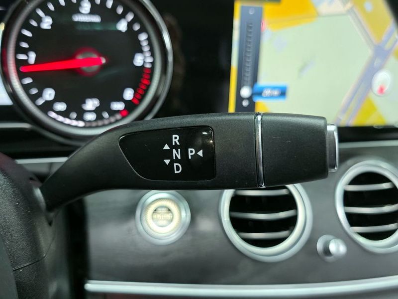 2017 Mercedes-Benz E-Class E220d Avantgarde photo 9
