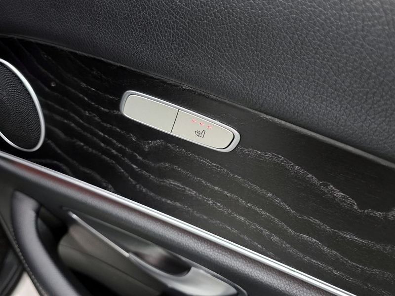 2017 Mercedes-Benz E-Class E220d Avantgarde photo 18