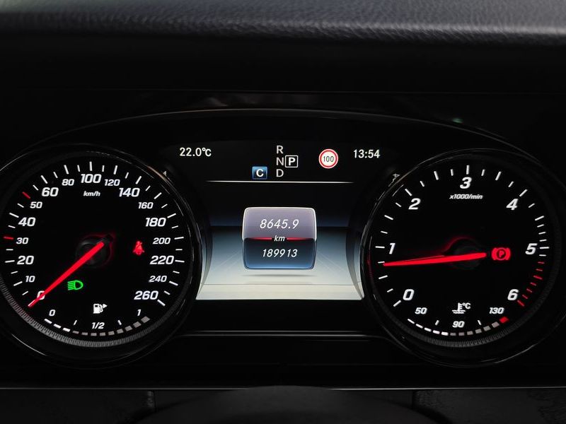 2017 Mercedes-Benz E-Class E220d Avantgarde photo 8