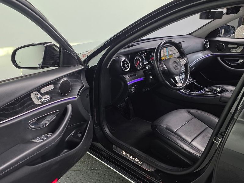 2017 Mercedes-Benz E-Class E220d Avantgarde photo 10