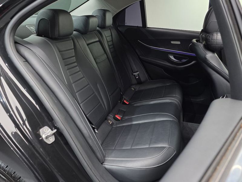 2017 Mercedes-Benz E-Class E220d Avantgarde photo 11