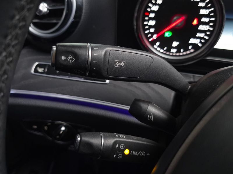 2017 Mercedes-Benz E-Class E220d Avantgarde photo 19