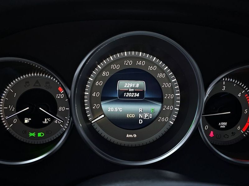2017 Mercedes-Benz S-Class CLS250 d 4MATIC AMG Line photo 8