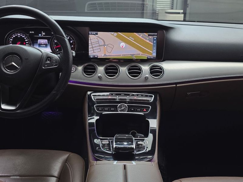 2017 Mercedes-Benz E-Class E200 Avantgarde photo 19