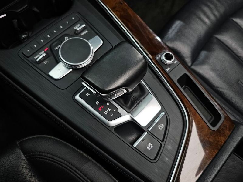 2016 Audi A4 45 TFSI Premium photo 9