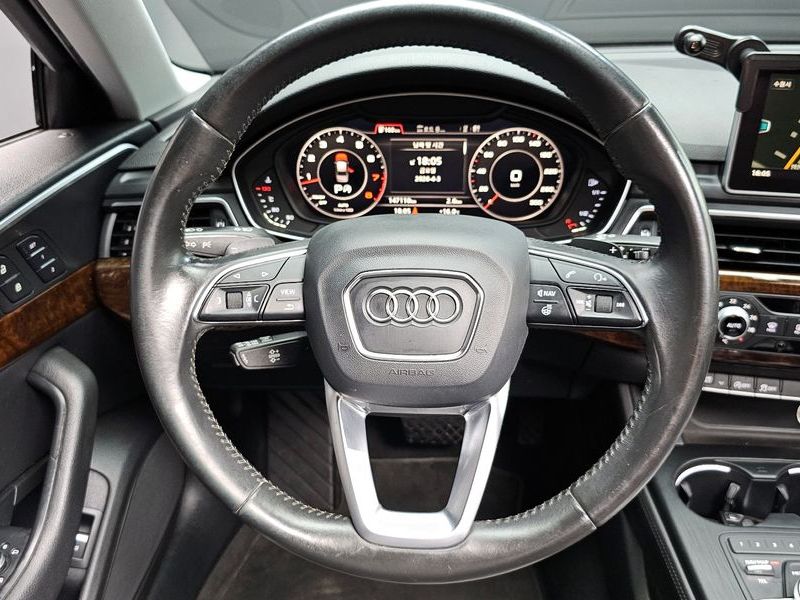 2016 Audi A4 45 TFSI Premium photo 13