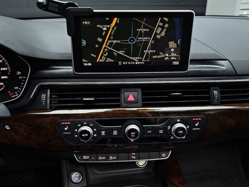 2016 Audi A4 45 TFSI Premium photo 14