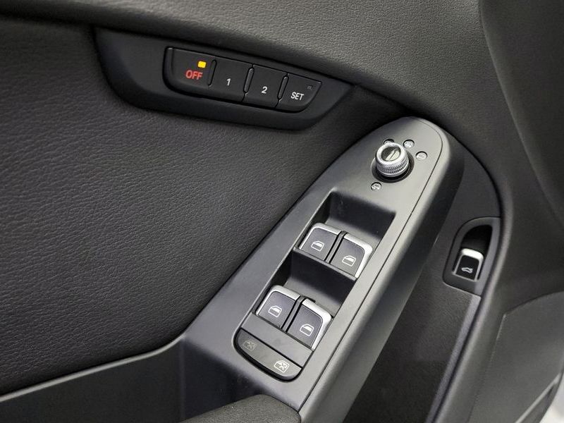 2016 Audi A4 30 TDI Dynamic B8 photo 13