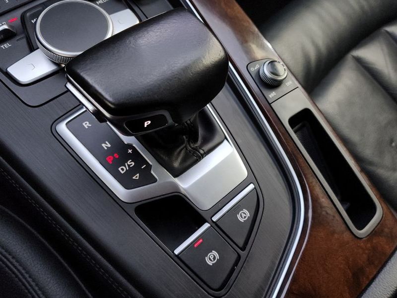 2016 Audi A4 45 TFSI Premium photo 9