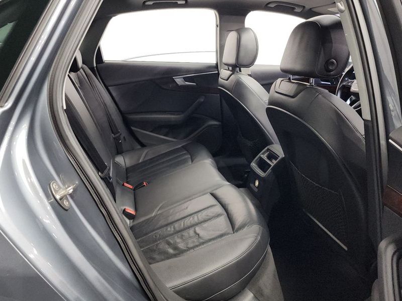 2016 Audi A4 45 TFSI Premium photo 12