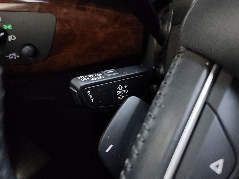 2016 Audi A4 45 TFSI Premium photo 18