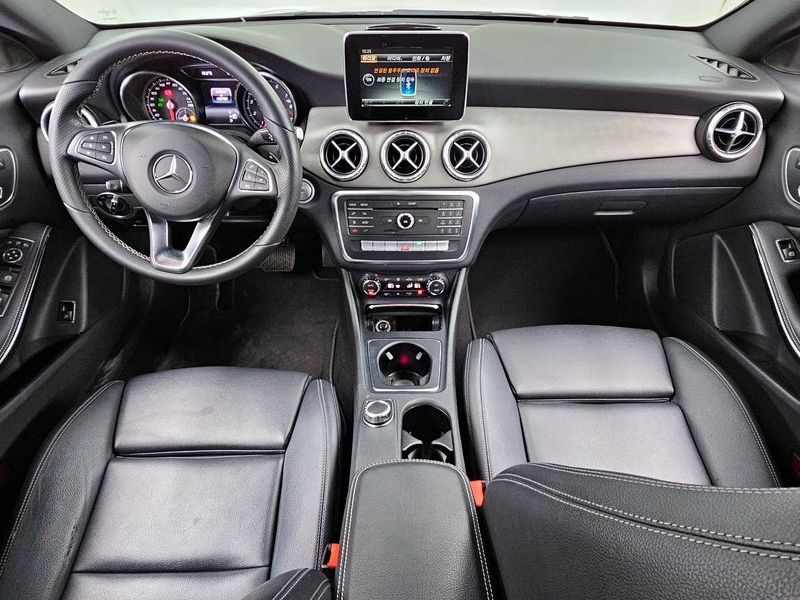 2017 Mercedes-Benz A-Class CLA250 4MATIC photo 7