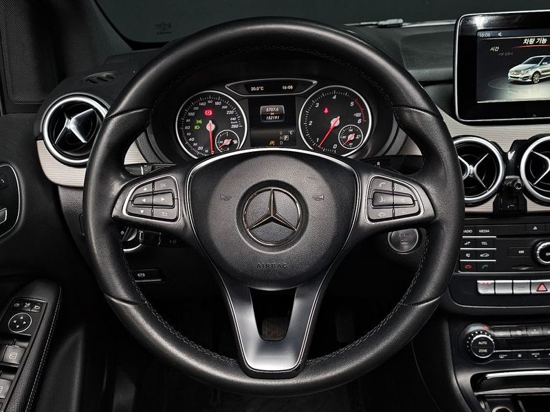 2017 Mercedes-Benz B-클래스 W246 B200 d photo 13