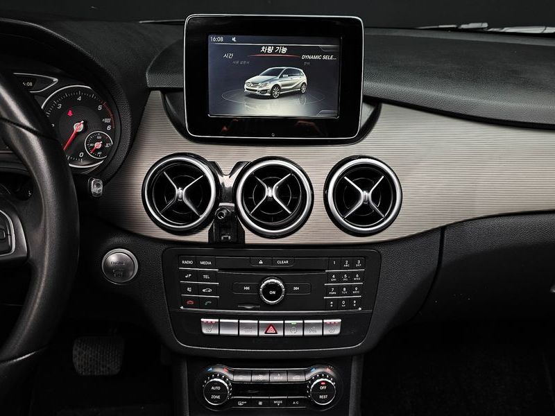 2017 Mercedes-Benz B-클래스 W246 B200 d photo 14