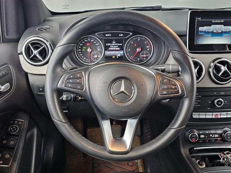 2017 Mercedes-Benz B-클래스 W246 B200 d photo 13