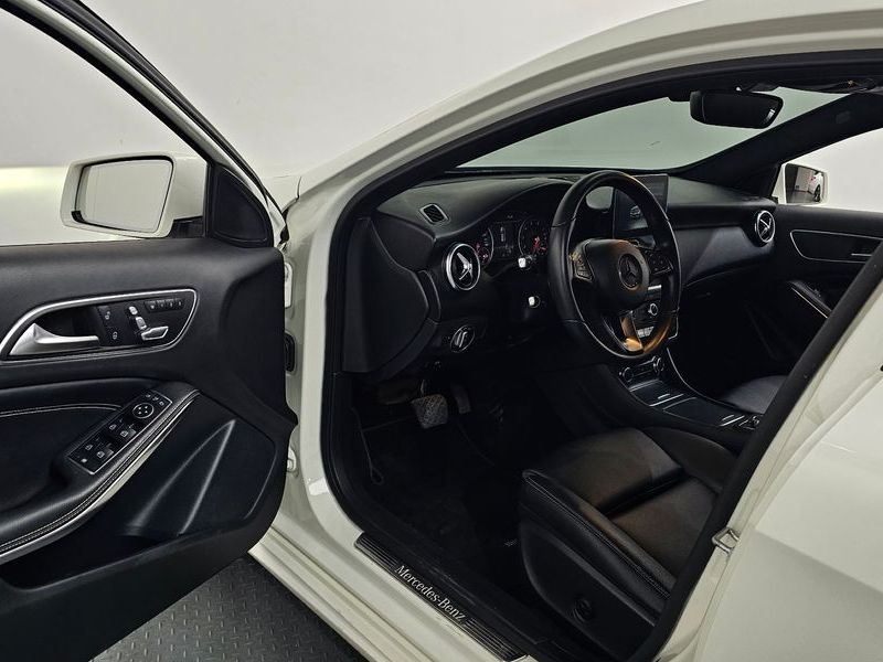 2017 Mercedes-Benz A-Class A200 photo 10